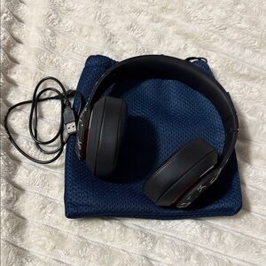 Tommy Hilfiger Headphones with Charger and Bag
